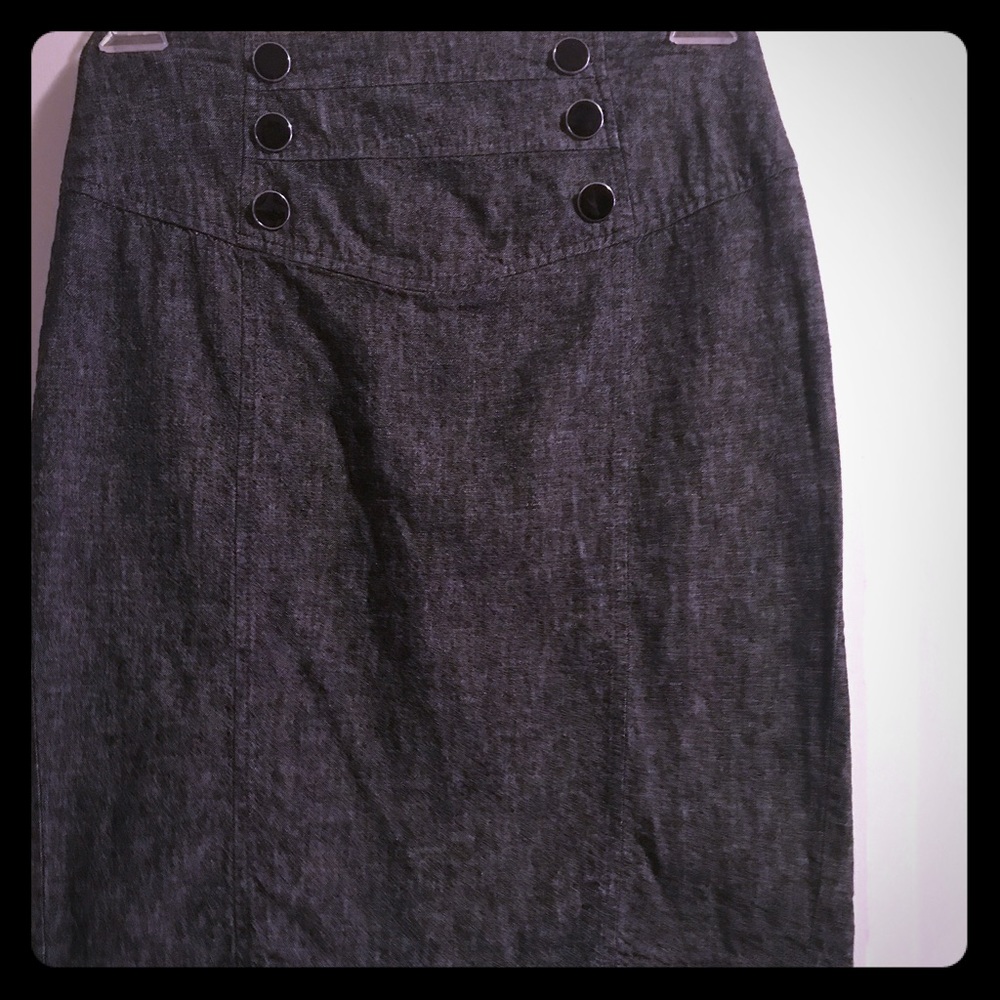 Cute grey pencil skirt!
